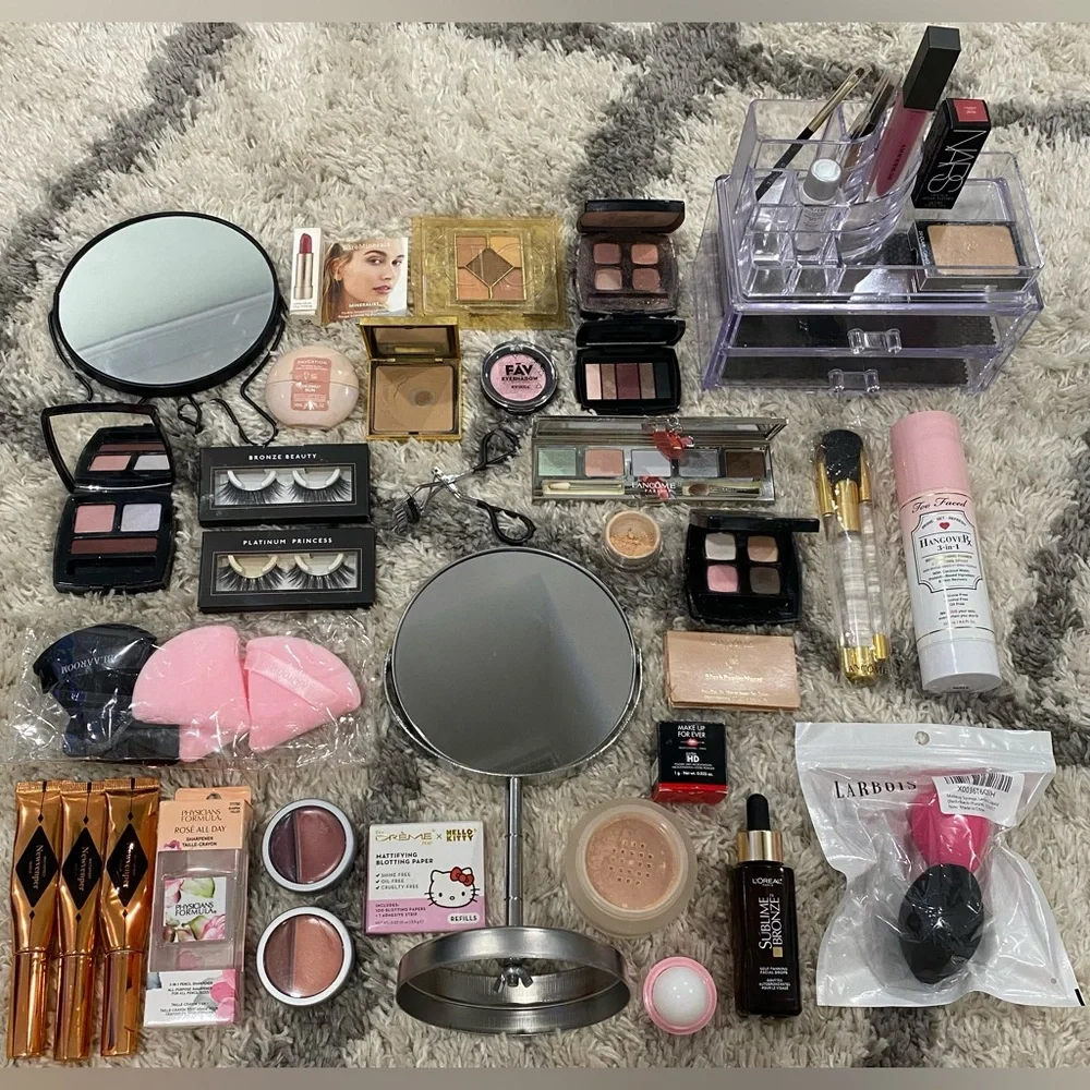 Makeup Set - Picture 2 of 3